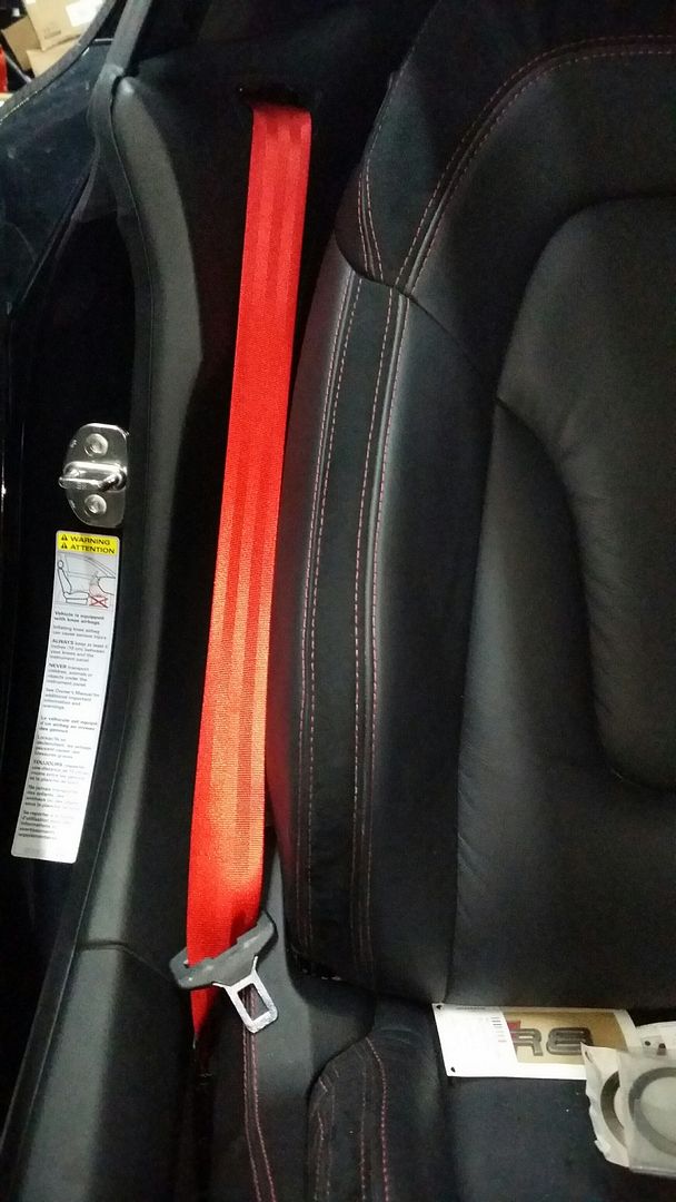 Red seat belts anyone interested? Page 3 Audi R8 Forums